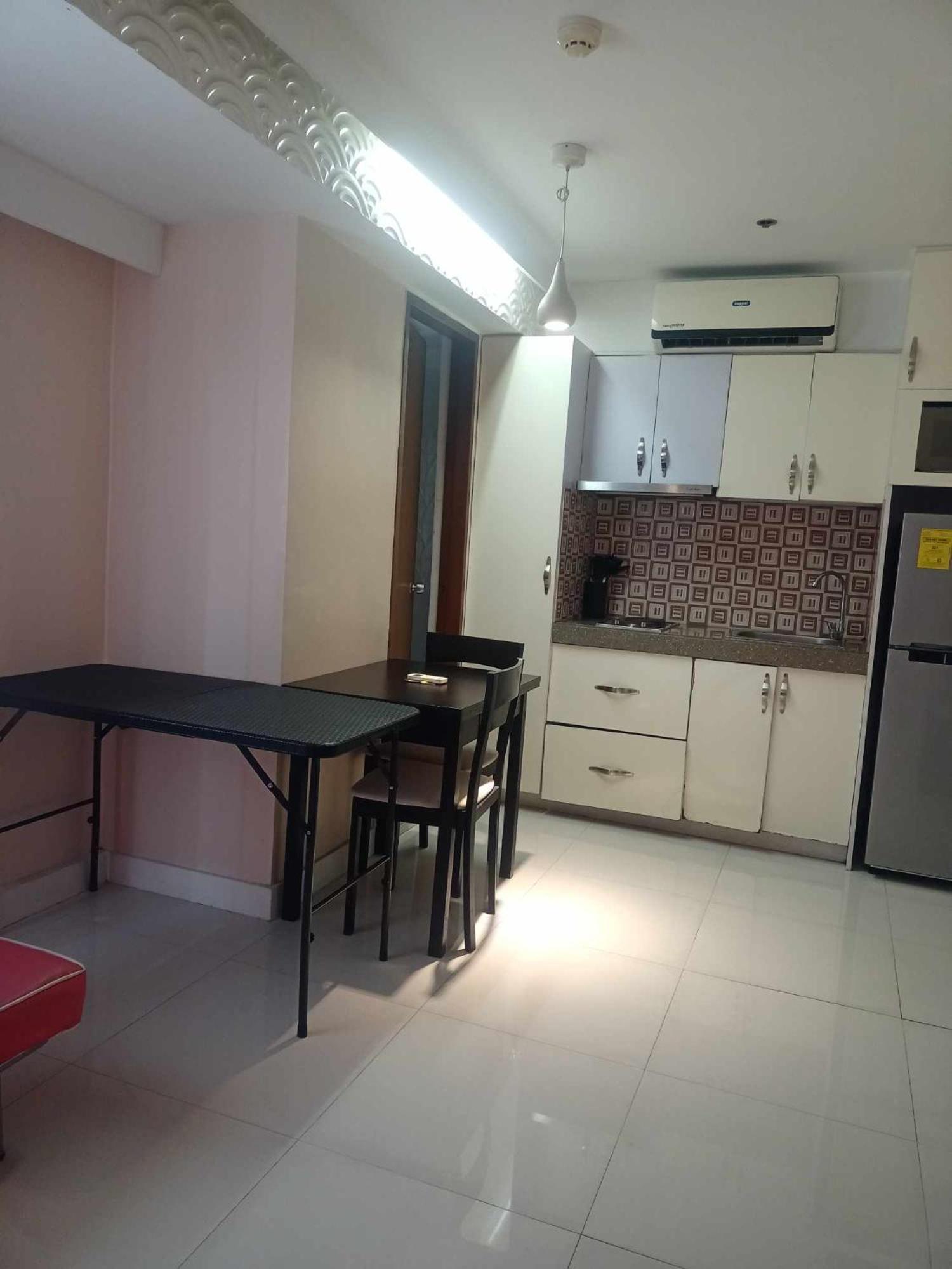 2 Bedrooms Units Forbes Area 5Th Avenue Bgc Center Manila Exterior foto