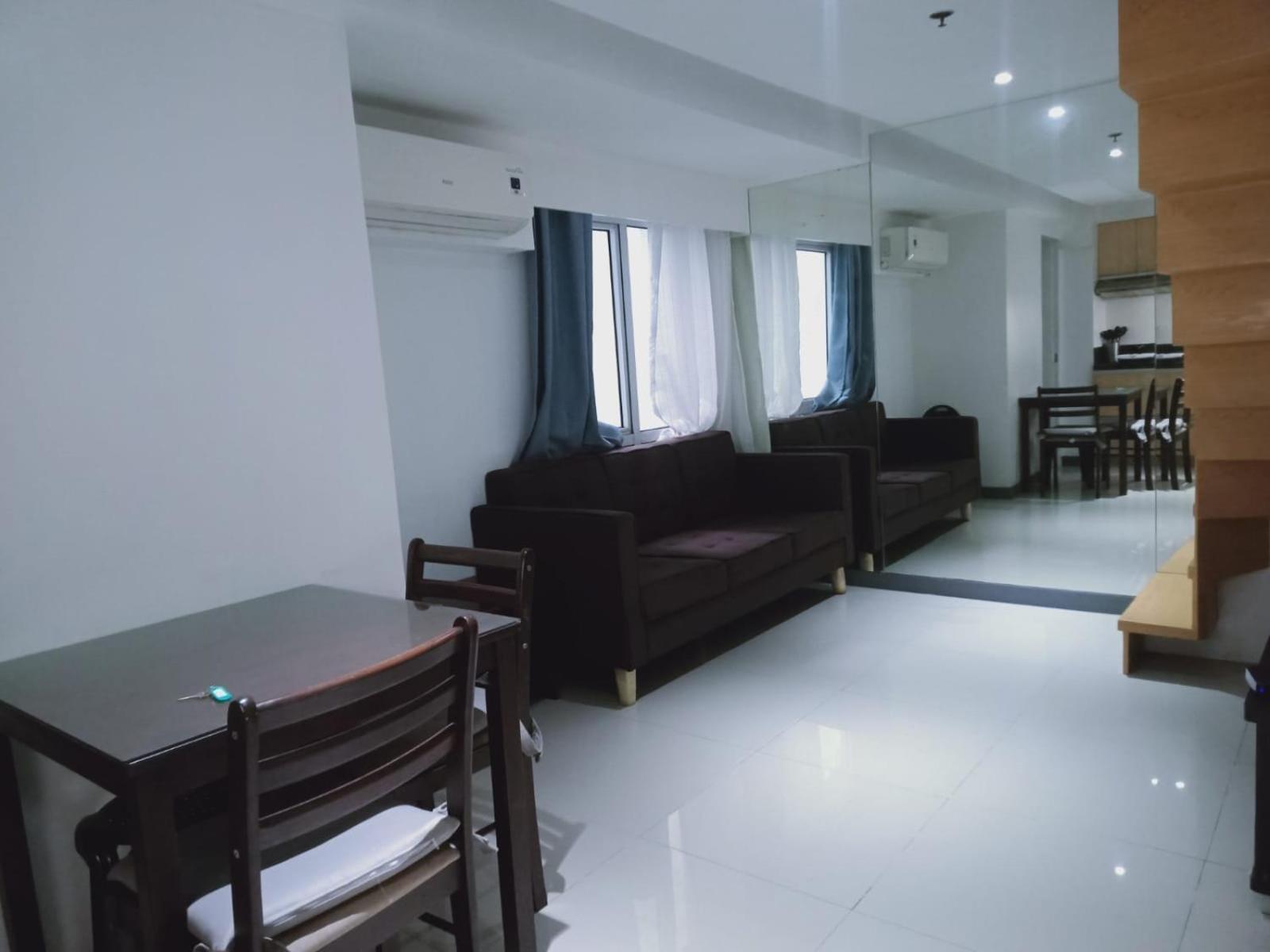 2 Bedrooms Units Forbes Area 5Th Avenue Bgc Center Manila Exterior foto
