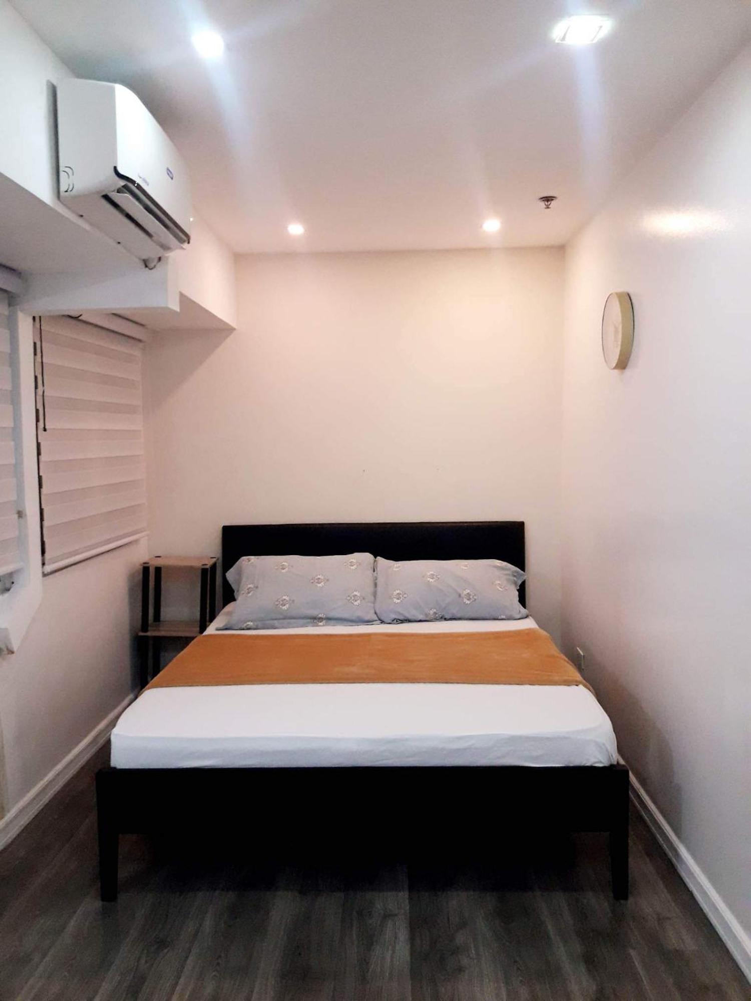 2 Bedrooms Units Forbes Area 5Th Avenue Bgc Center Manila Exterior foto