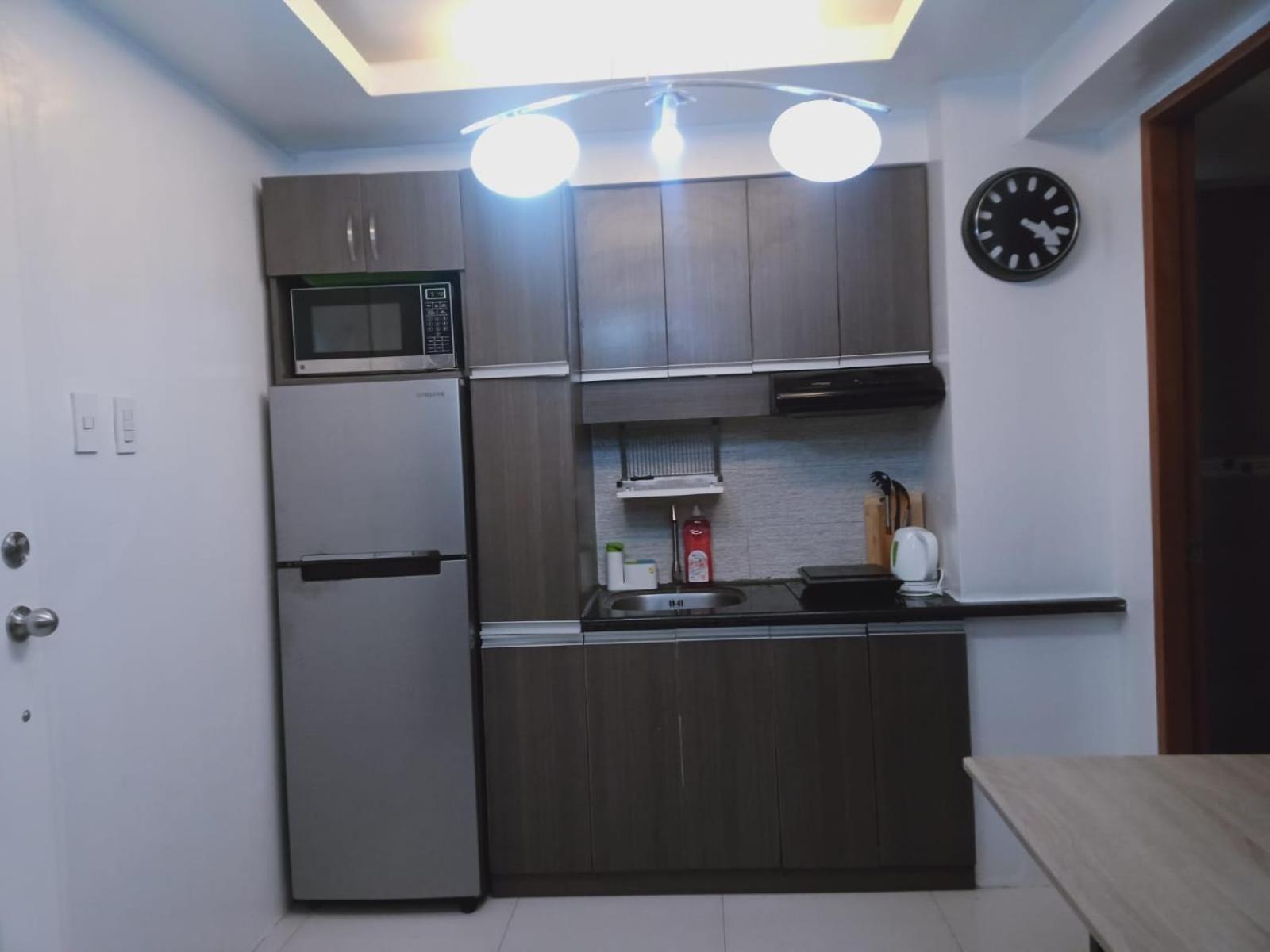 2 Bedrooms Units Forbes Area 5Th Avenue Bgc Center Manila Exterior foto