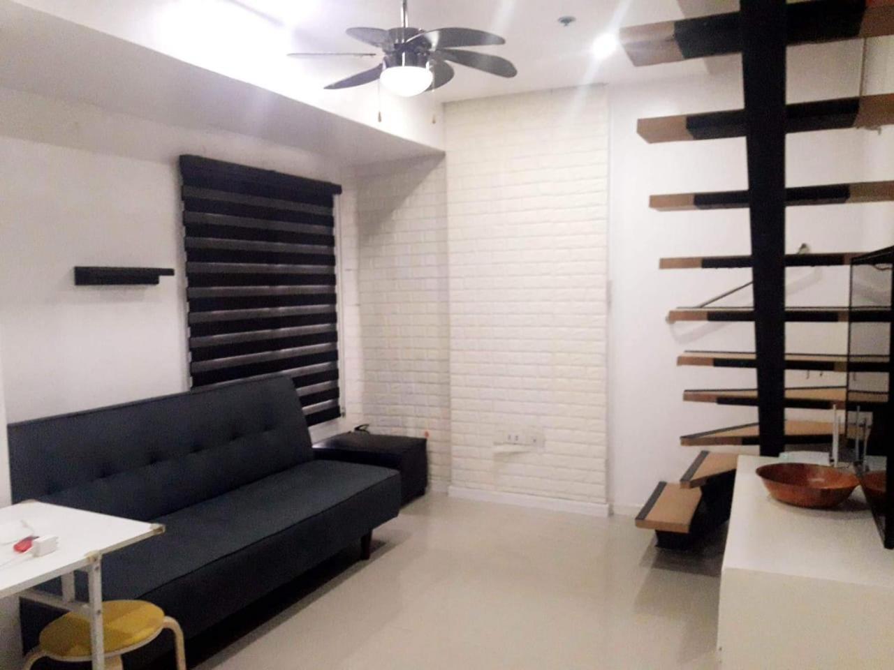 2 Bedrooms Units Forbes Area 5Th Avenue Bgc Center Manila Exterior foto