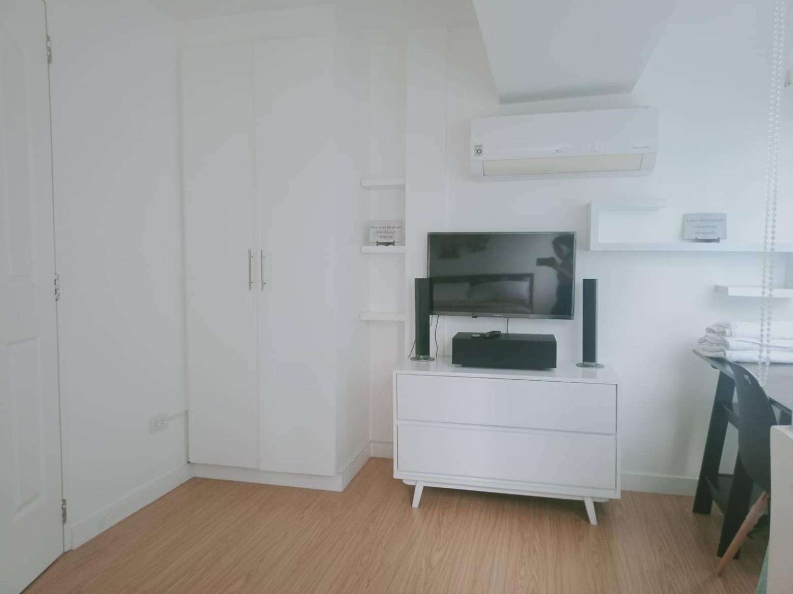 2 Bedrooms Units Forbes Area 5Th Avenue Bgc Center Manila Exterior foto