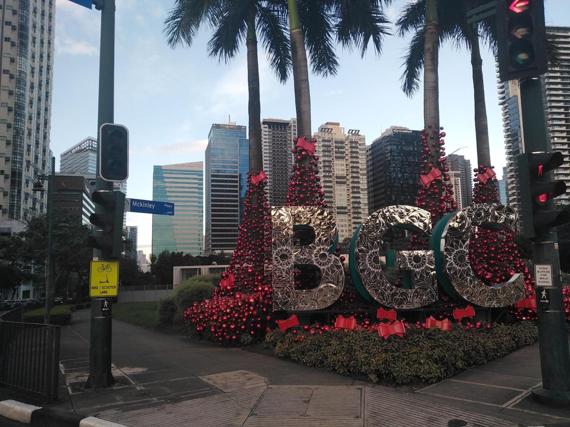 2 Bedrooms Units Forbes Area 5Th Avenue Bgc Center Manila Exterior foto