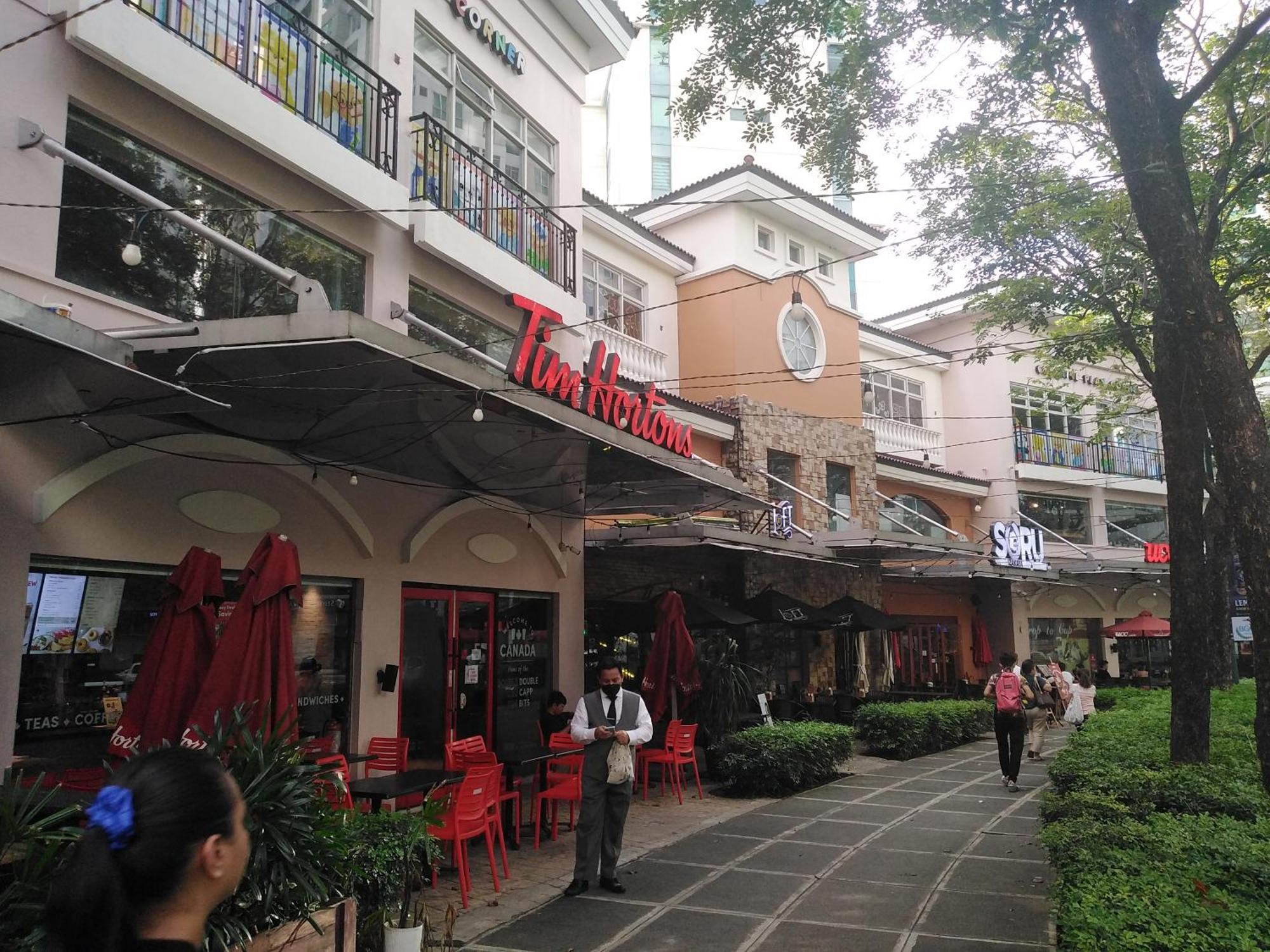 2 Bedrooms Units Forbes Area 5Th Avenue Bgc Center Manila Exterior foto