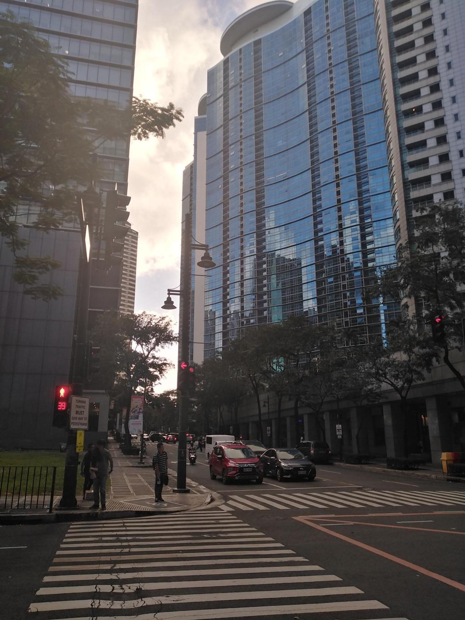 2 Bedrooms Units Forbes Area 5Th Avenue Bgc Center Manila Exterior foto