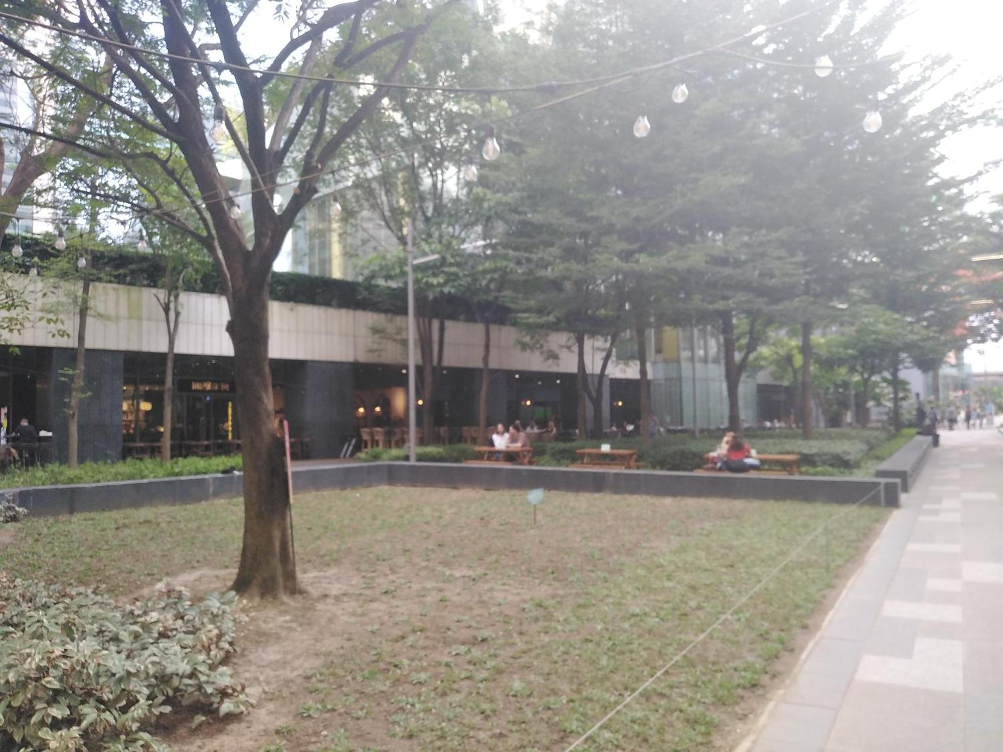 2 Bedrooms Units Forbes Area 5Th Avenue Bgc Center Manila Exterior foto