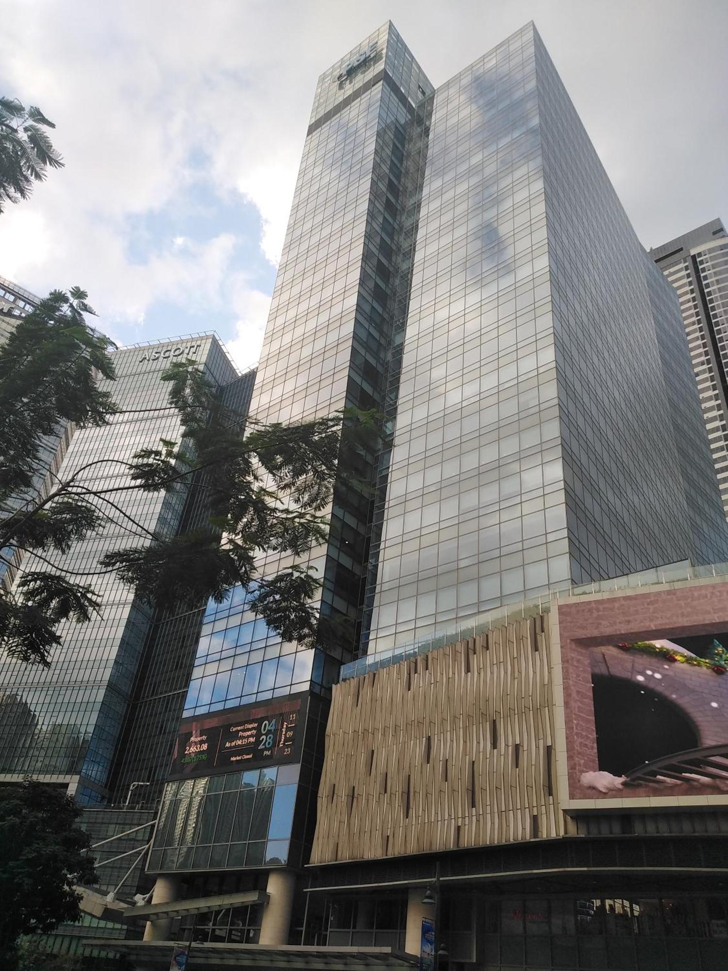 2 Bedrooms Units Forbes Area 5Th Avenue Bgc Center Manila Exterior foto