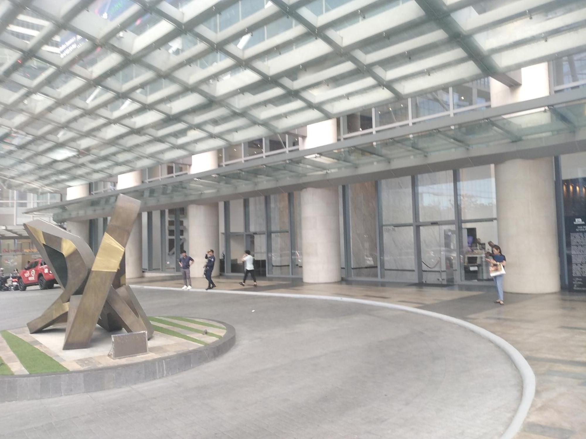 2 Bedrooms Units Forbes Area 5Th Avenue Bgc Center Manila Exterior foto