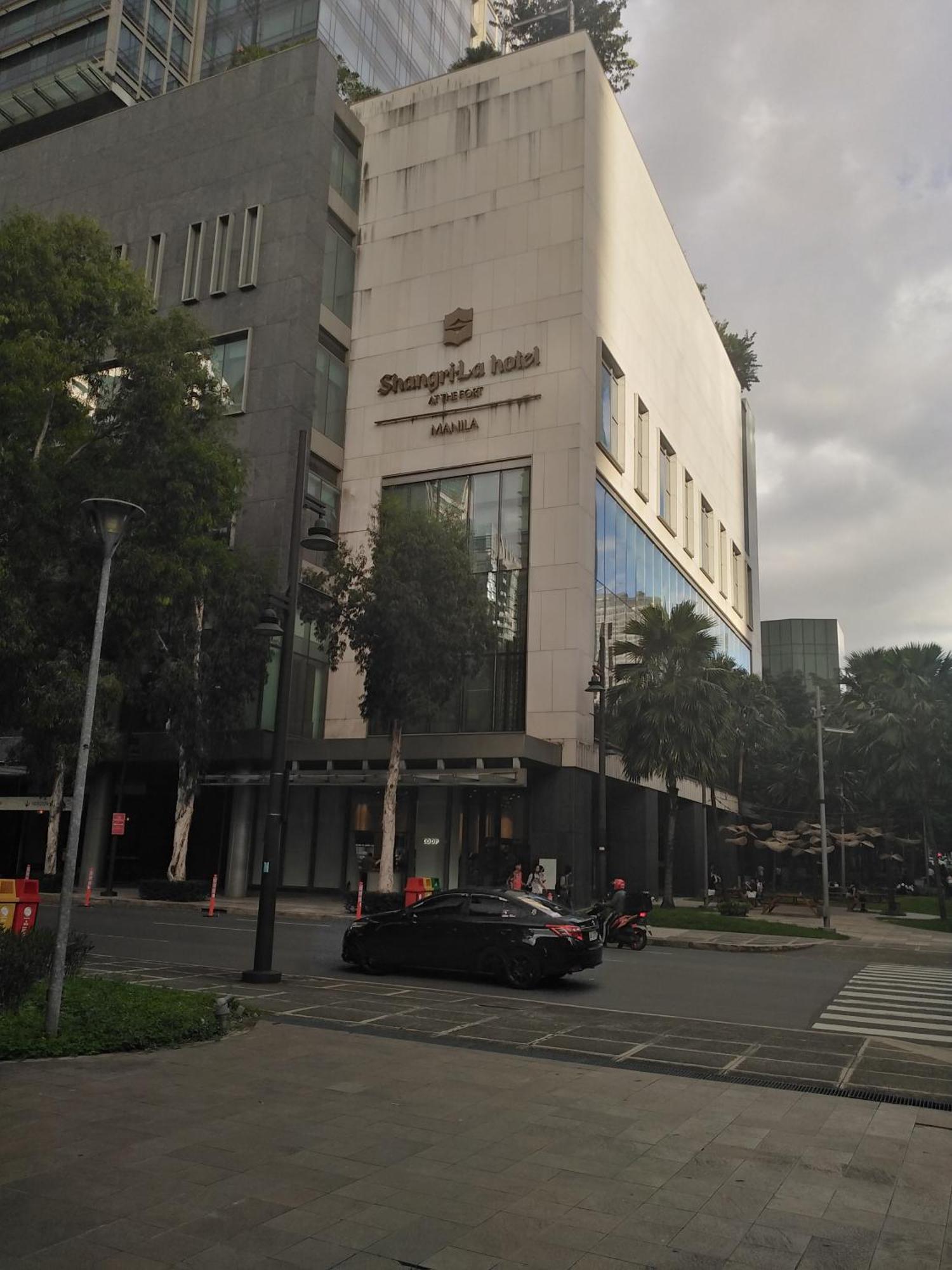 2 Bedrooms Units Forbes Area 5Th Avenue Bgc Center Manila Exterior foto