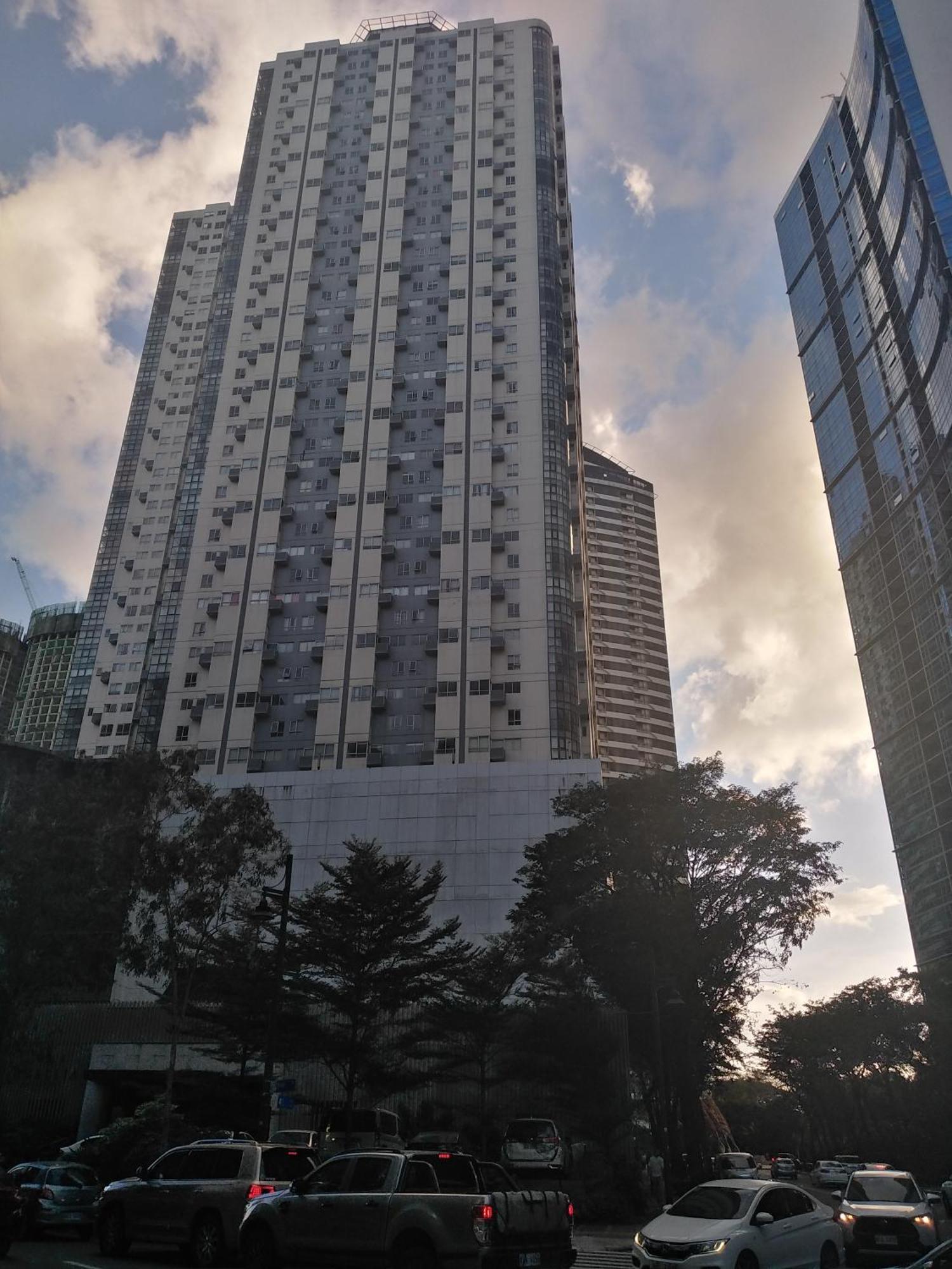 2 Bedrooms Units Forbes Area 5Th Avenue Bgc Center Manila Exterior foto